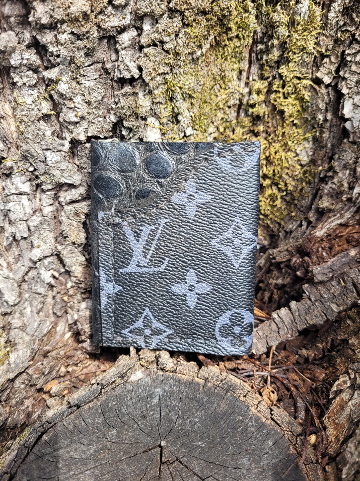 Upcycled OG Black & Grey Minimalist Wallet w/Crocodile