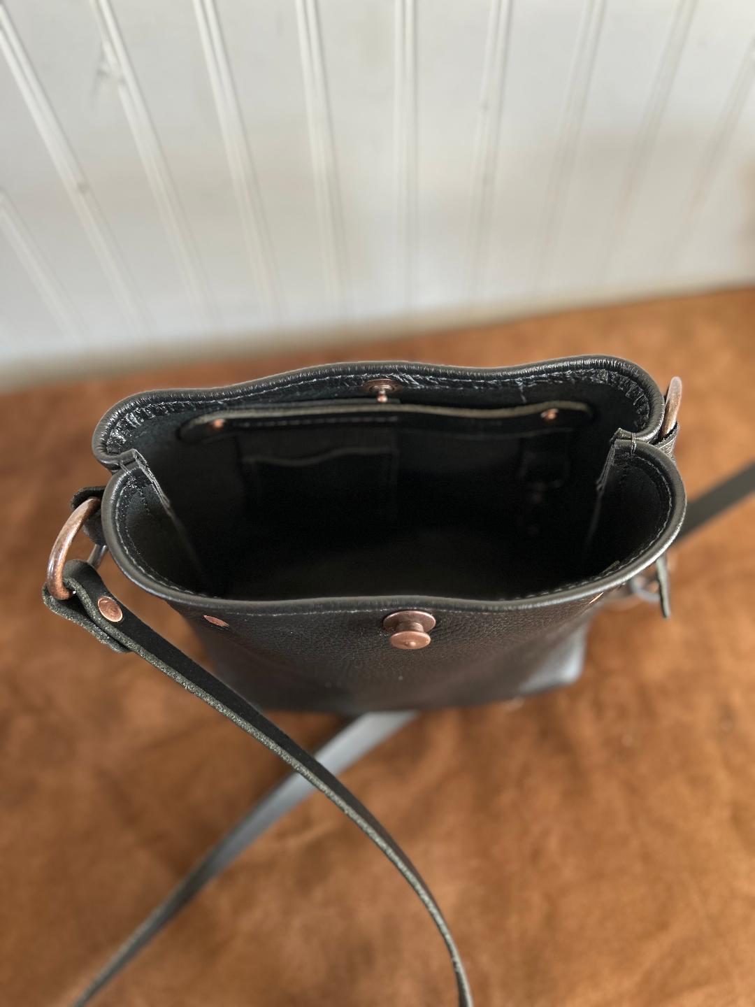 Small Crossbody Black