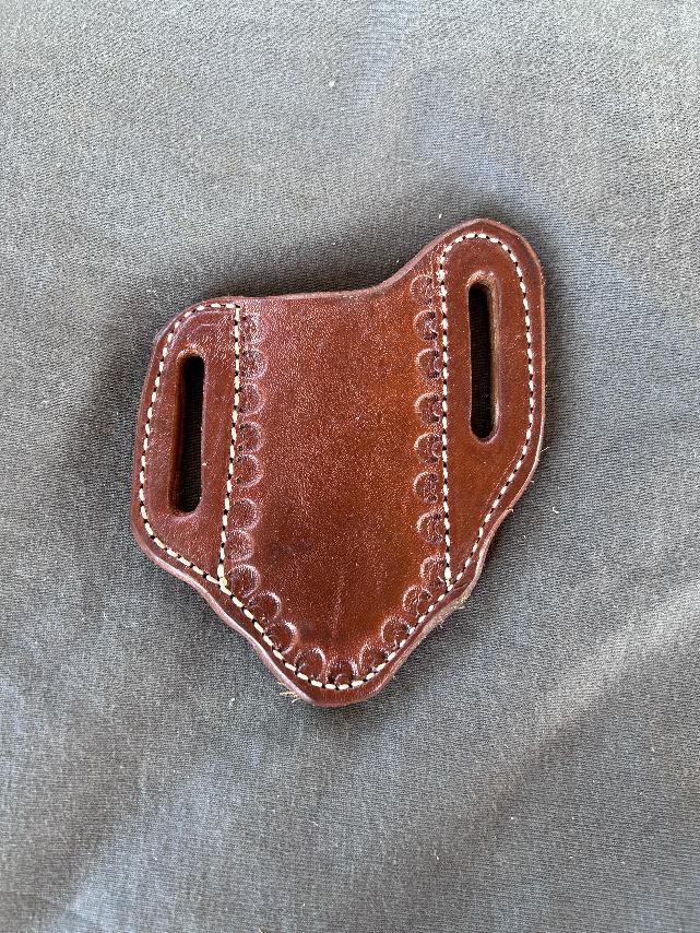 Small - Dark Brown Small Scallop