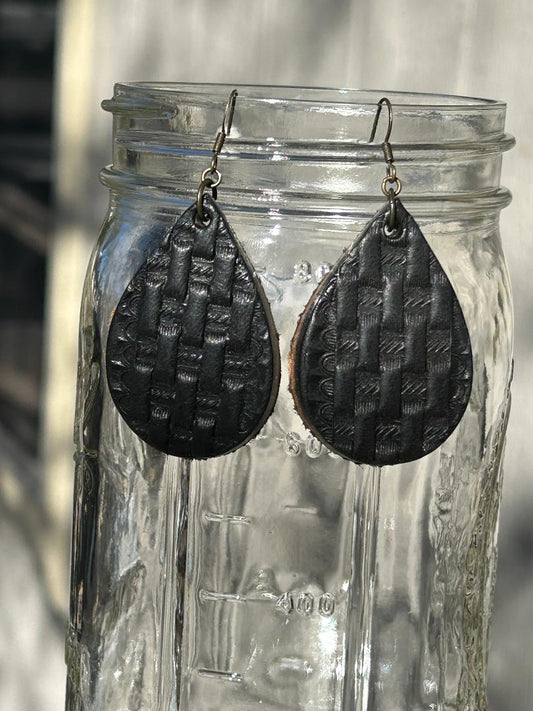 Medium Black Basketweave Belt