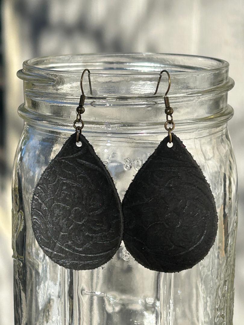 Medium Black Squash Flower