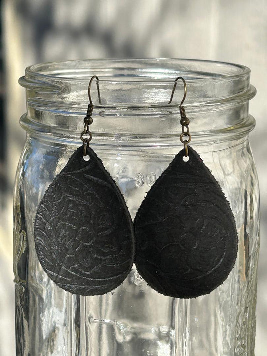 Medium Black Squash Flower